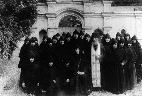 О.Кирилл, игумения Тавифа (Дмитрук) с сестрами пустыни. 1960-е гг